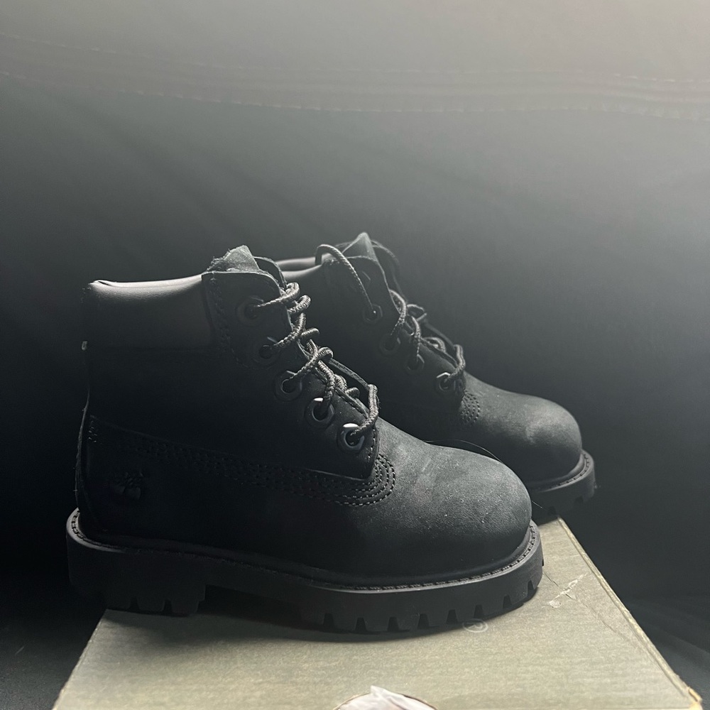Lightly worn 7C